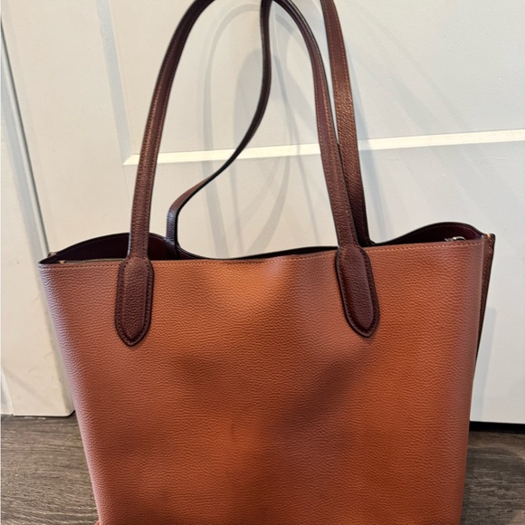 Coach Willow Tote - Picture 15 of 16